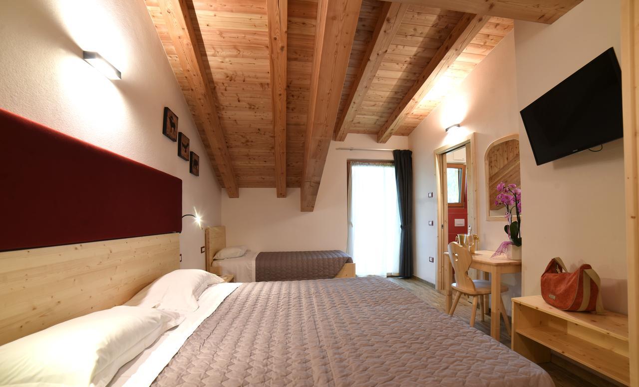 Albergo Sporting เปอิโอโฟนติ ภายนอก รูปภาพ