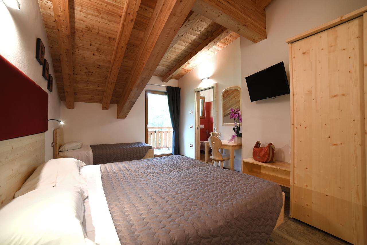 Albergo Sporting เปอิโอโฟนติ ภายนอก รูปภาพ