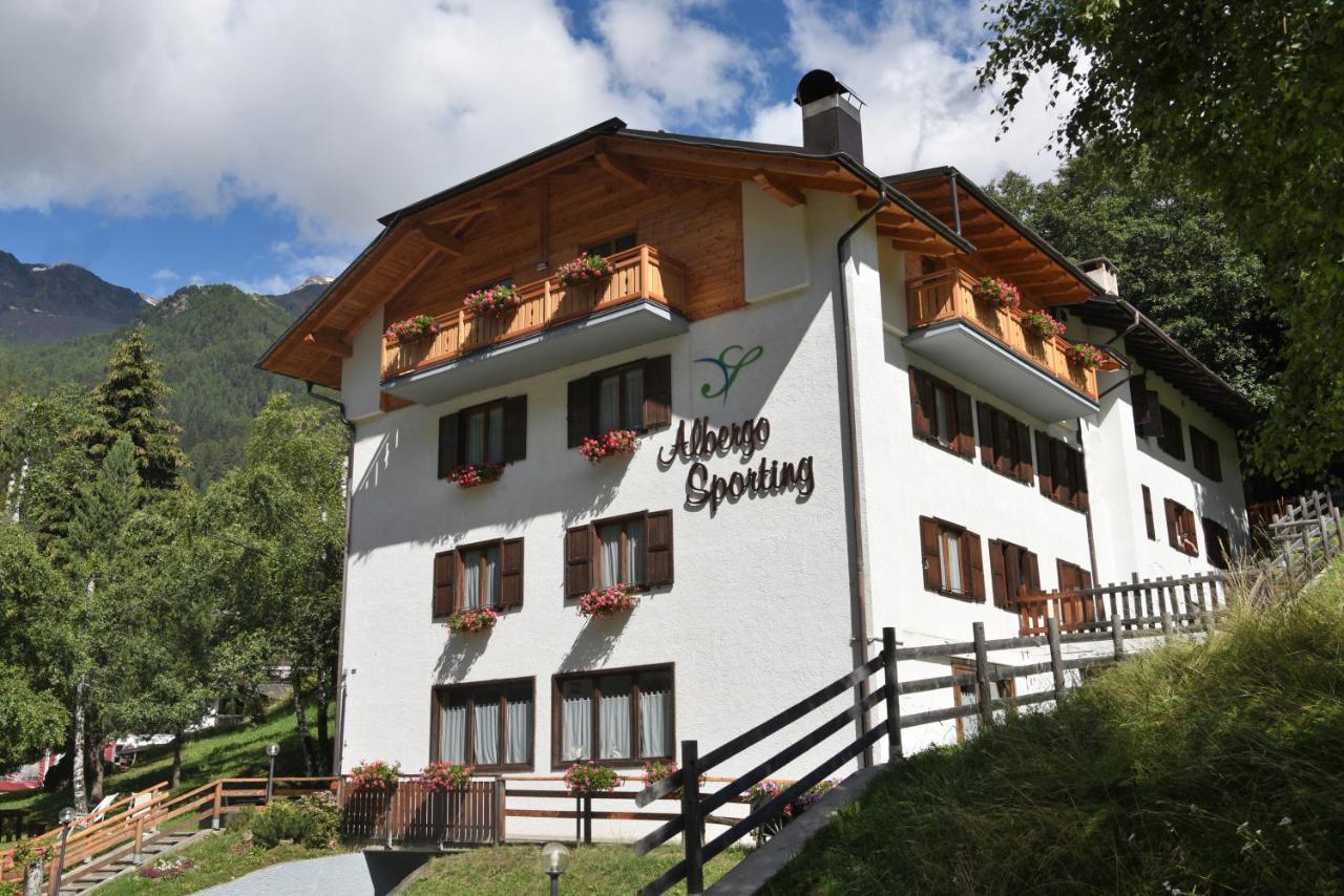 Albergo Sporting เปอิโอโฟนติ ภายนอก รูปภาพ